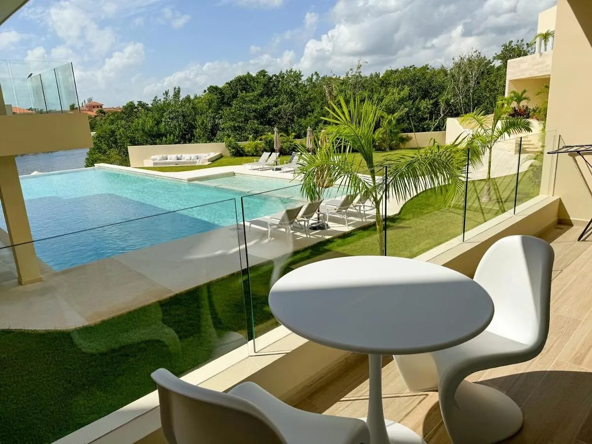 Azure Caribbean Citrine Apartment Puerto Aventuras